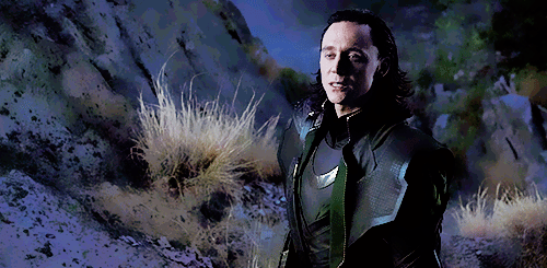 Tom Hiddleston GIF. Film Gifs Filmsterren Tom hiddleston 4 Midnight in paris Alison pill Mip 