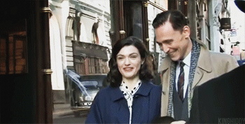 Tom Hiddleston GIF. Vallen Avengers Memes Gifs Filmsterren Tom hiddleston Loki I cant The avengers Ik kan niet 