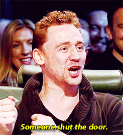 Tom Hiddleston GIF. Omg Gifs Filmsterren Tom hiddleston Gek Tom hiddleton 