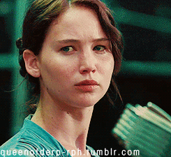 Tom Hiddleston GIF. Zoenen Gifs Filmsterren Tom hiddleston Muppets Miss piggy 