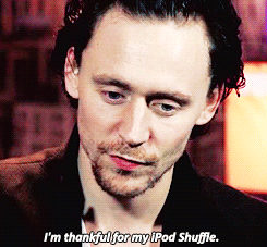 Tom Hiddleston GIF. Emoties Sexy Gifs Filmsterren Tom hiddleston Probleem Kwaad Loki Gevoelens Voelt I cant Griezelige 