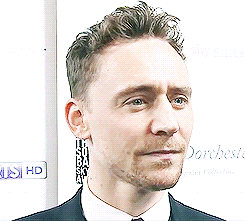 Tom Hiddleston GIF. Gifs Filmsterren Tom hiddleston Kalmeer Zich gedragen 