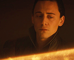 Tom Hiddleston GIF. Film Gifs Filmsterren Tom hiddleston 4 Midnight in paris Alison pill Mip 