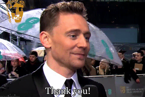 Tom Hiddleston GIF. Gifs Filmsterren Tom hiddleston Verveeld Midnight in paris 