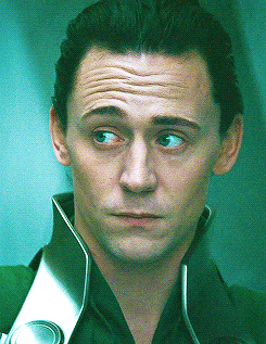 Tom Hiddleston GIF. Gifs Filmsterren Tom hiddleston Loki The avengers 