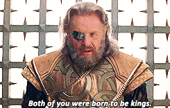 Tom Hiddleston GIF. Gifs Filmsterren Tom hiddleston Loki The avengers 