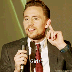 Tom Hiddleston GIF. Blij Gifs Filmsterren Tom hiddleston Loki Tevreden Dit bevalt me 