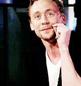 Tom Hiddleston GIF. Sorry Gifs Filmsterren Tom hiddleston Het spijt me Het spijt me echt 