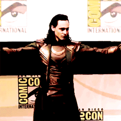 Tom Hiddleston GIF. Gifs Filmsterren Tom hiddleston Loki Duimen omhoog Geen probleem The avengers 