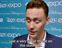 Tom Hiddleston GIF. Blij Gifs Filmsterren Tom hiddleston Loki Tevreden Dit bevalt me 