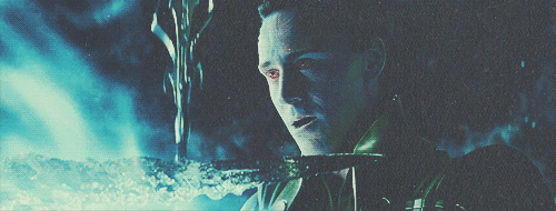 Tom Hiddleston GIF. Gifs Filmsterren Tom hiddleston Loki The avengers 