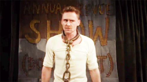 Tom Hiddleston GIF. Gifs Filmsterren Tom hiddleston Sarcastisch Verveeld Sarcasme Benedict cumberbatch 