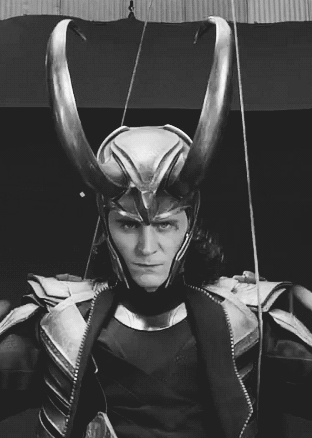 Tom Hiddleston GIF. Avengers Ogen Gifs Filmsterren Tom hiddleston Loki The avengers Onbetrouwbaar 