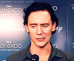 Tom Hiddleston GIF. Thor Gifs Filmsterren Tom hiddleston Loki H Hiddles Thor the dark world Korea Loki laufeyson Thor 2 