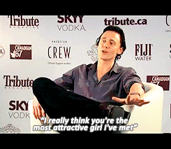 Tom Hiddleston GIF. Gifs Filmsterren Tom hiddleston Gefrustreerd Loki Vertel me 