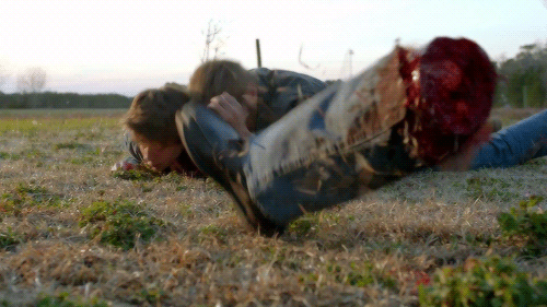 Films en series Under the dome Gifs colin ford Mike Vogel nauwelijks een seconde van de aanhangwagen door a 