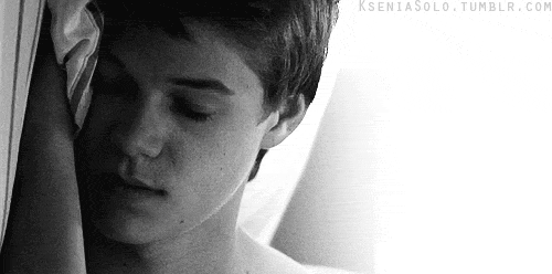 Films en series Under the dome Gifs angie mcalister britt robertson 