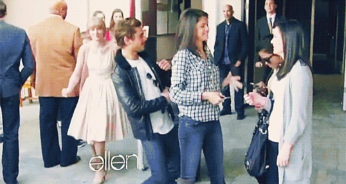 Taylor Swift GIF. Artiesten Verjaardag Selena Selena gomez Taylor swift Gifs Zac efron Gomez Gelukkige verjaardag Ya 