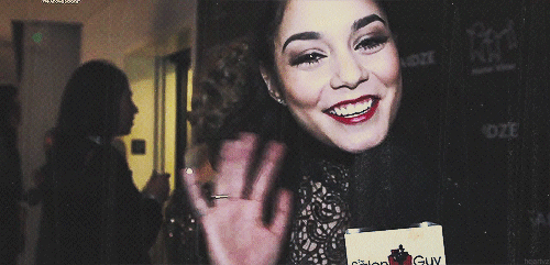 Vanessa Hudgens GIF. Spring breakers Dronken Vanessa hudgens Gifs Filmsterren Partij Opgewonden 