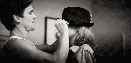 Liefde Films en series White collar Gifs Filmsterren Matt bomer Neal Caffrey sara ellis 