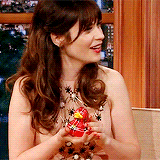 Zooey Deschanel GIF. Tv Gifs Filmsterren Zooey deschanel Sitcom New girl Zooey 