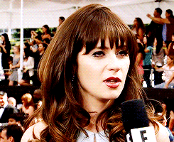 Zooey Deschanel GIF. Gifs Filmsterren Zooey deschanel Wenk 