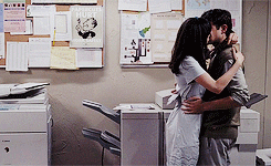 Zooey Deschanel GIF. Film Gifs Filmsterren Zooey deschanel Almost famous 