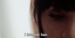 Zooey Deschanel GIF. Gifs Filmsterren Zooey deschanel Glimlach Verwonderd Verlegen Awards 