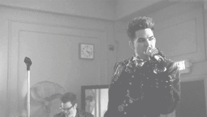 Adam Lambert GIF. Interview Japan Artiesten Gifs Adam lambert 2010 