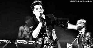 Adam Lambert GIF. Interview Artiesten Gifs Adam lambert 2010 