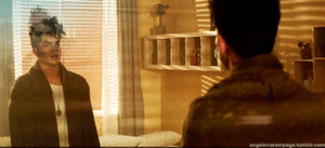 Adam Lambert GIF. Artiesten Tommy Kus Gifs Adam lambert 2010 Europa Glam natie tour 