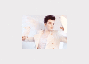 Adam Lambert GIF. Artiesten Zonnebril Gifs Adam lambert Fotoshoot Lee kers fotoshoot 