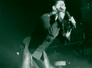 Adam Lambert GIF. Interview Artiesten Gifs Adam lambert 2010 Europa 