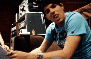 Adam Lambert GIF. Artiesten Gifs Adam lambert Petersburg Btikm 