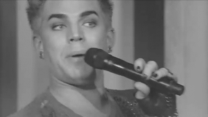 Adam Lambert GIF. Artiesten Gifs Adam lambert Fever 