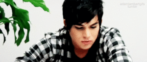 Adam Lambert GIF. Interview Artiesten Gifs Adam lambert 2010 Europa 
