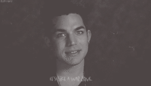 Adam Lambert GIF. Artiesten Zonnebril Gifs Adam lambert Fotoshoot Lee kers fotoshoot 