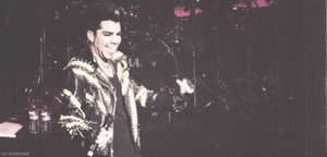 Adam Lambert GIF. Rusland Artiesten Gifs Adam lambert 2011 Maxidrom 