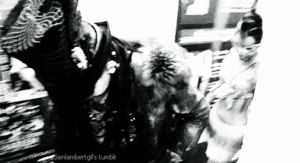 Adam Lambert GIF. Artiesten Gifs Adam lambert 2010 Glam natie tour Glam natie live 
