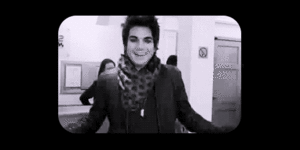 Adam Lambert GIF. Interview Artiesten Gifs Adam lambert Lachend 2011 