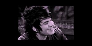 Adam Lambert GIF. Artiesten Kus Gifs Adam lambert Europa Glam natie tour 