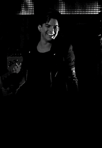 Adam Lambert GIF. Interview Artiesten Gifs Adam lambert American idol 