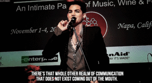Adam Lambert GIF. Interview Artiesten Gifs Adam lambert 2009 Itunes 