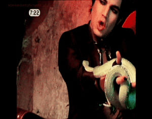 Adam Lambert GIF. Interview Japan Artiesten Gifs Adam lambert 2010 