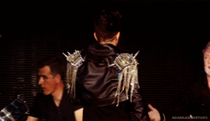 Adam Lambert GIF. Interview Artiesten Gifs Adam lambert Lachend 2011 