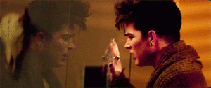 Adam Lambert GIF. Interview Artiesten Gifs Adam lambert 2009 Itunes 