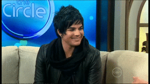 Adam Lambert GIF. Interview Artiesten Gifs Adam lambert 2010 Uk Jonathan ross tonen 