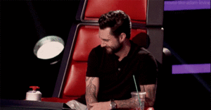 Adam Levine GIF. Artiesten Gifs Adam levine Kastanjebruin vijf Adam noah levine 