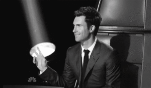Maroon 5 GIF. Bioscoop Artiesten Gifs Adam levine Maroon 5 Misery 