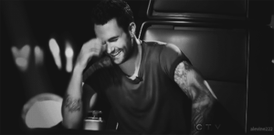 Maroon 5 GIF. Artiesten Gifs Adam levine Maroon 5 The voice 